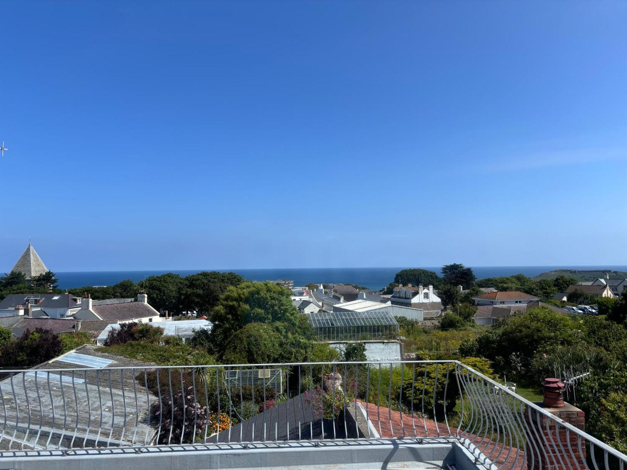 Bonjour Guest House Braye Ngoại thất bức ảnh